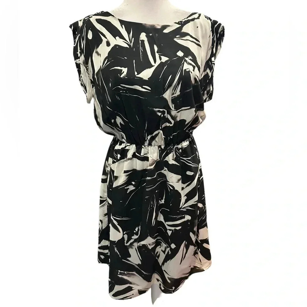 Alice + Olivia BLACK FLORAL SILK RUCHED CAP SLEEVE mini dress size M